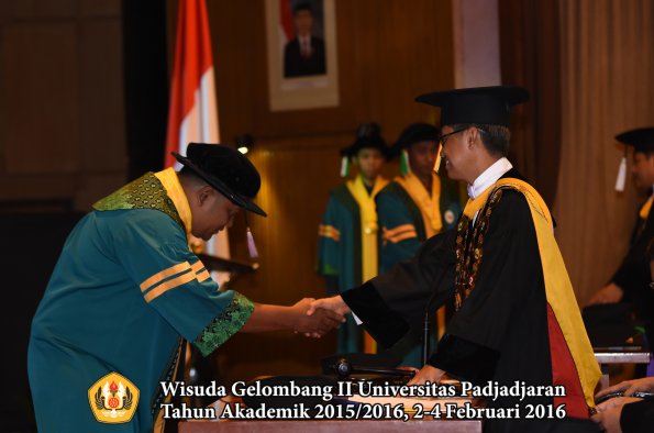 Wisuda Unpad Gel II TA 2015_2016  Sekolah Pascasarjana oleh Rektor 012