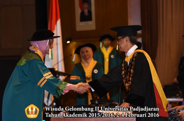 Wisuda Unpad Gel II TA 2015_2016  Sekolah Pascasarjana oleh Rektor 017