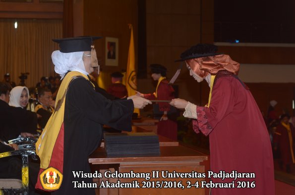 Wisuda Unpad Gel II TA 2015_2016 Fakultas Peternakan oleh Dekan 024