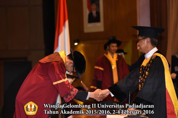 Wisuda Unpad Gel II TA 2015_2016  Fakultas Peternakan oleh Rektor  013