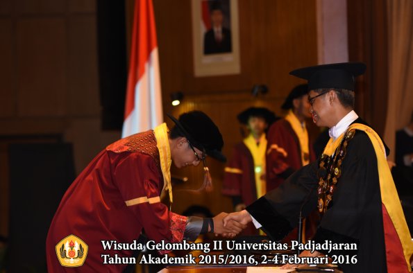 Wisuda Unpad Gel II TA 2015_2016  Fakultas Peternakan oleh Rektor  017