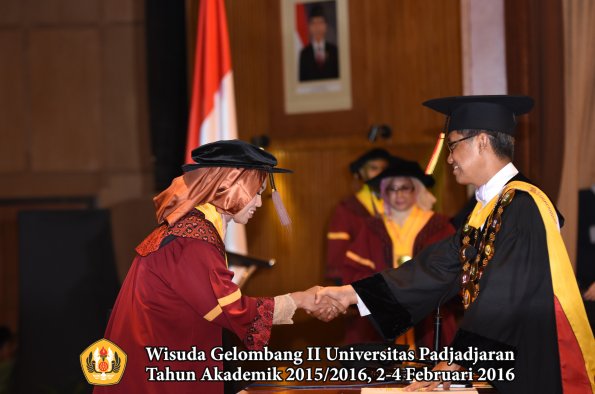 Wisuda Unpad Gel II TA 2015_2016  Fakultas Peternakan oleh Rektor  024