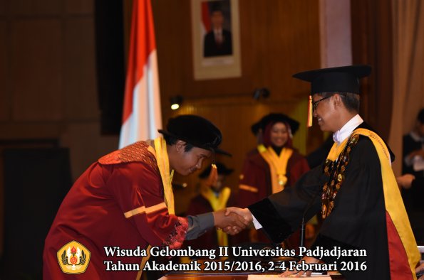 Wisuda Unpad Gel II TA 2015_2016  Fakultas Peternakan oleh Rektor  031