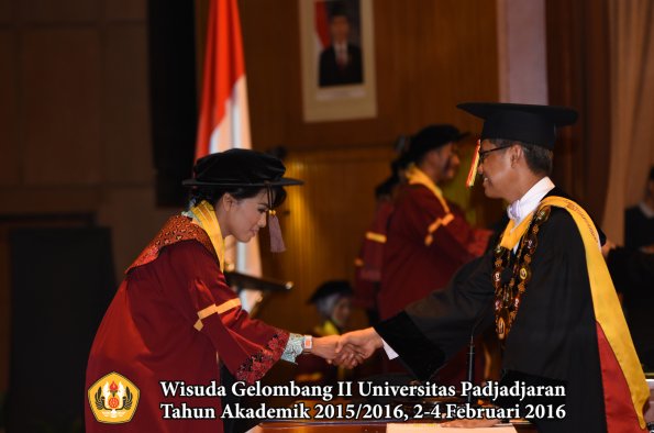Wisuda Unpad Gel II TA 2015_2016  Fakultas Peternakan oleh Rektor  048