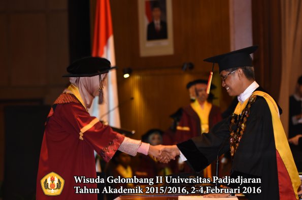 Wisuda Unpad Gel II TA 2015_2016  Fakultas Peternakan oleh Rektor  061