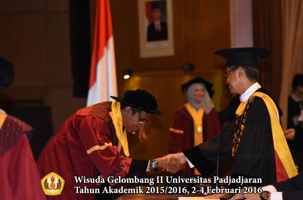 Wisuda Unpad Gel II TA 2015_2016  Fakultas Peternakan oleh Rektor  066