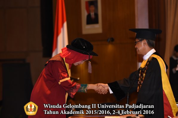 Wisuda Unpad Gel II TA 2015_2016  Fakultas Peternakan oleh Rektor  068