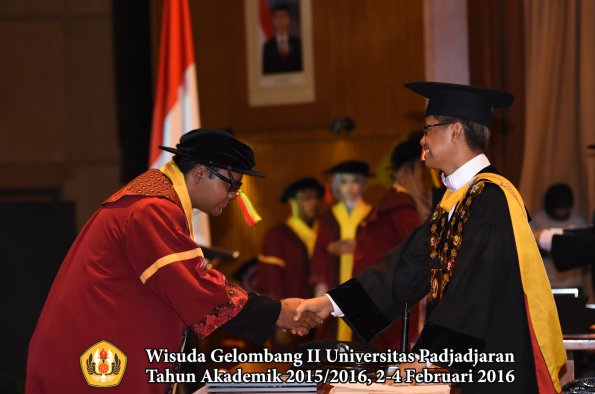 Wisuda Unpad Gel II TA 2015_2016   Fakultas Mipa oleh Rektor  137