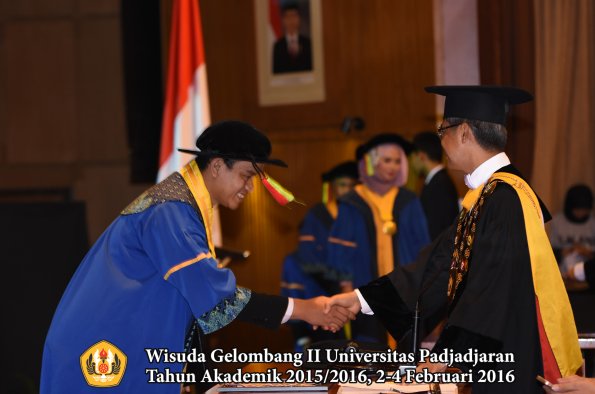 Wisuda Unpad Gel II TA 2015_2016   Fakultas Mipa oleh Rektor  201