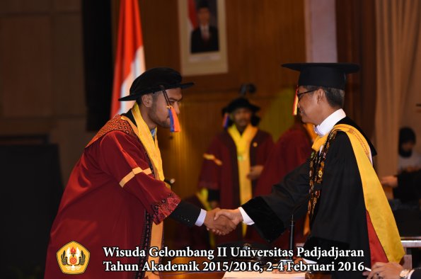 Wisuda Unpad Gel II TA 2015_2016  Fakultas Teknik Geologi oleh Rektor  017