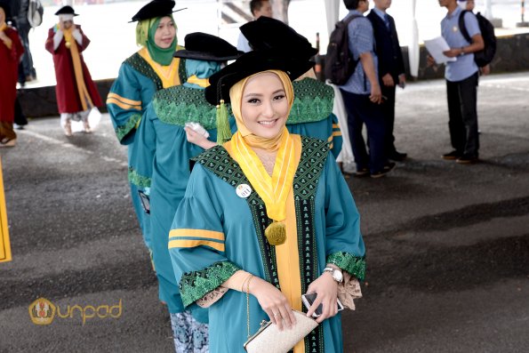 wisuda unpad gel II TA 2017-2018  Sesi I 200