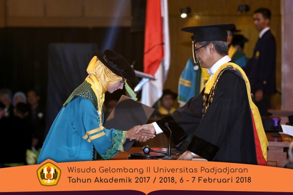 wisuda unpad gel II TA 2017-2018 fakultas kedokteran  oleh Rektor 012