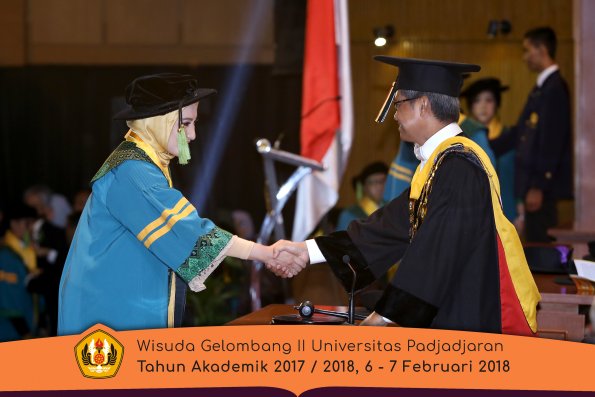 wisuda unpad gel II TA 2017-2018 fakultas kedokteran  oleh Rektor 013