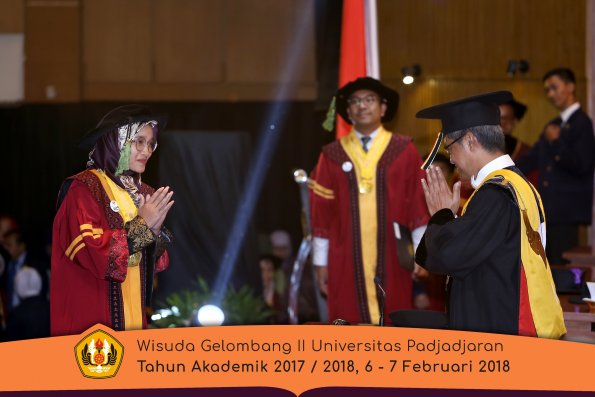 wisuda unpad gel II TA 2017-2018 fakultas kedokteran  oleh Rektor 110