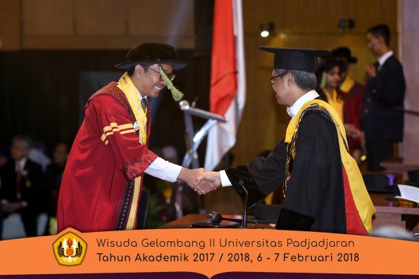 wisuda unpad gel II TA 2017-2018 fakultas kedokteran  oleh Rektor 111