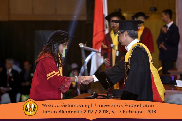 wisuda unpad gel II TA 2017-2018 fakultas kedokteran  oleh Rektor 112