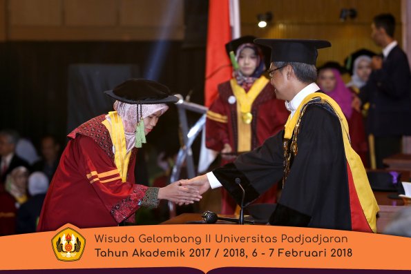 wisuda unpad gel II TA 2017-2018 fakultas kedokteran  oleh Rektor 117
