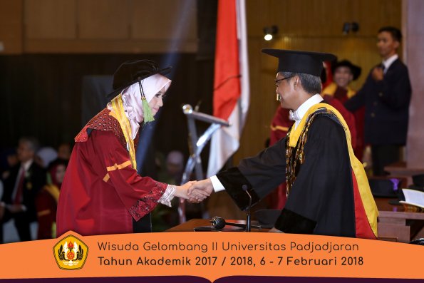 wisuda unpad gel II TA 2017-2018 fakultas kedokteran  oleh Rektor 124