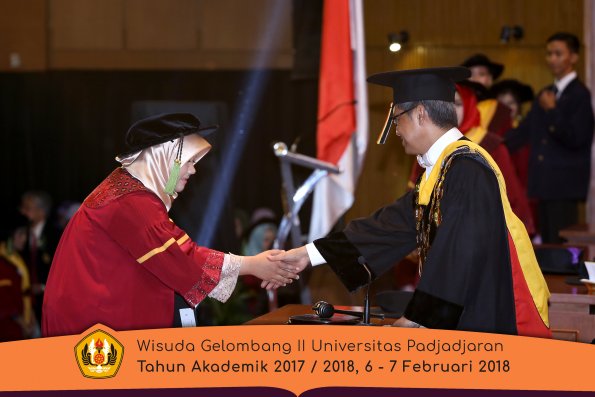 wisuda unpad gel II TA 2017-2018 fakultas kedokteran  oleh Rektor 125