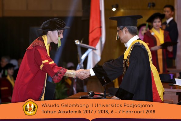 wisuda unpad gel II TA 2017-2018 fakultas kedokteran  oleh Rektor 127