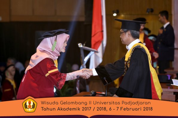 wisuda unpad gel II TA 2017-2018 fakultas kedokteran  oleh Rektor 130