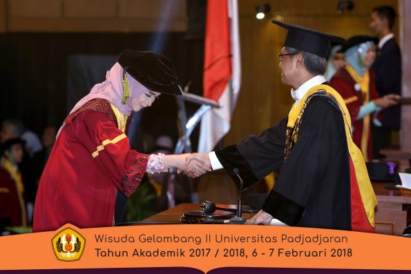 wisuda unpad gel II TA 2017-2018 fakultas kedokteran  oleh Rektor 131