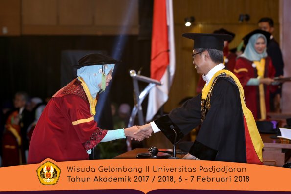 wisuda unpad gel II TA 2017-2018 fakultas kedokteran  oleh Rektor 132