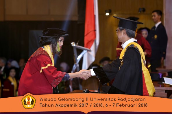 wisuda unpad gel II TA 2017-2018 fakultas kedokteran  oleh Rektor 136
