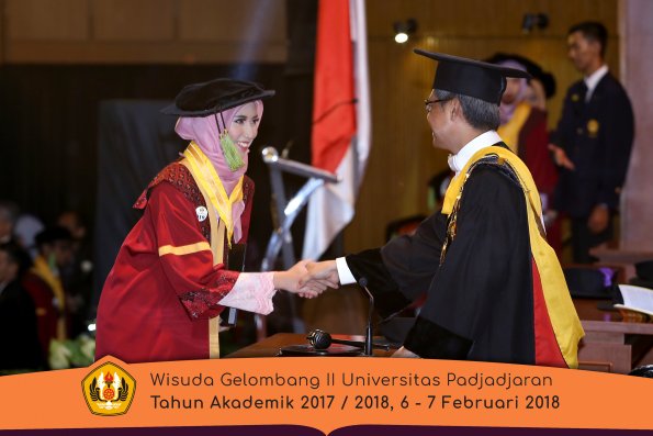 wisuda unpad gel II TA 2017-2018 fakultas kedokteran  oleh Rektor 138
