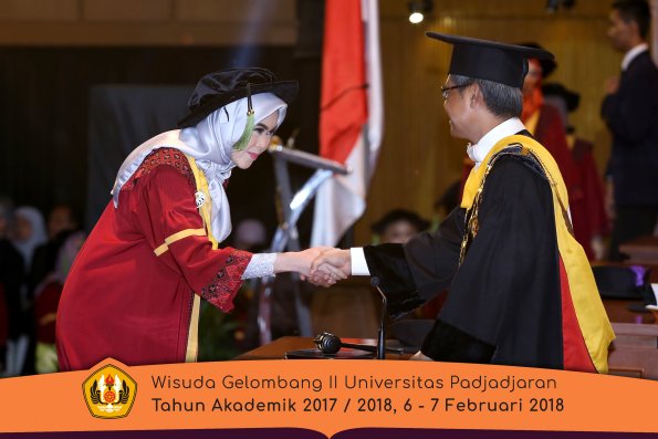 wisuda unpad gel II TA 2017-2018 fakultas kedokteran  oleh Rektor 142