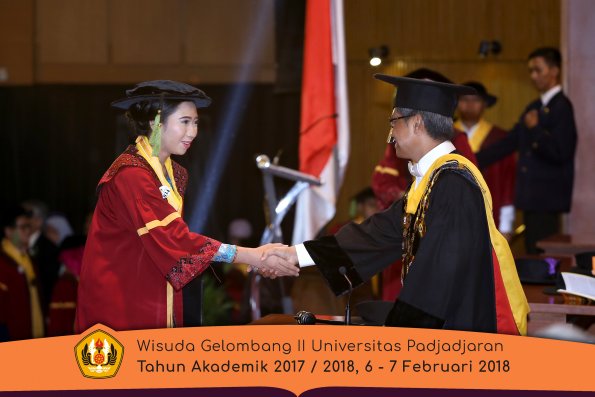 wisuda unpad gel II TA 2017-2018 fakultas kedokteran  oleh Rektor 153