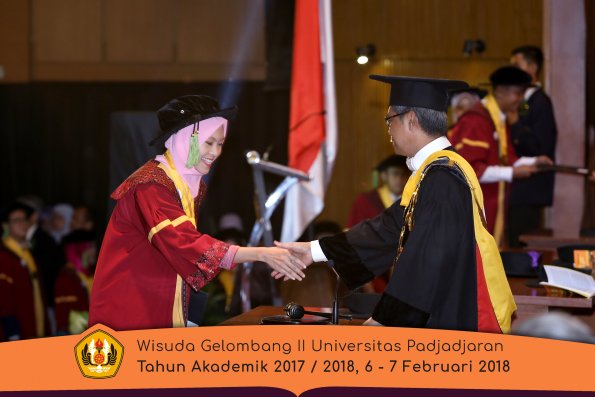wisuda unpad gel II TA 2017-2018 fakultas kedokteran  oleh Rektor 154