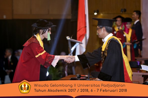 wisuda unpad gel II TA 2017-2018 fakultas kedokteran  oleh Rektor 161
