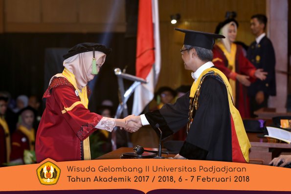 wisuda unpad gel II TA 2017-2018 fakultas kedokteran  oleh Rektor 168
