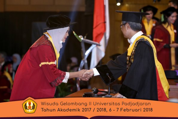 wisuda unpad gel II TA 2017-2018 fakultas kedokteran  oleh Rektor 174