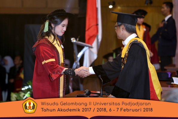 wisuda unpad gel II TA 2017-2018 fakultas kedokteran  oleh Rektor 175