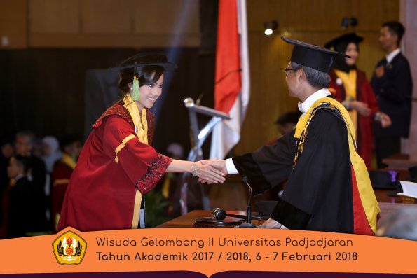 wisuda unpad gel II TA 2017-2018 fakultas kedokteran  oleh Rektor 179