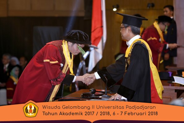 wisuda unpad gel II TA 2017-2018 fakultas kedokteran  oleh Rektor 206