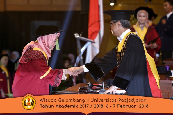 wisuda unpad gel II TA 2017-2018 fakultas kedokteran  oleh Rektor 222