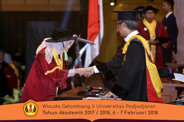 wisuda unpad gel II TA 2017-2018 fakultas kedokteran  oleh Rektor 245