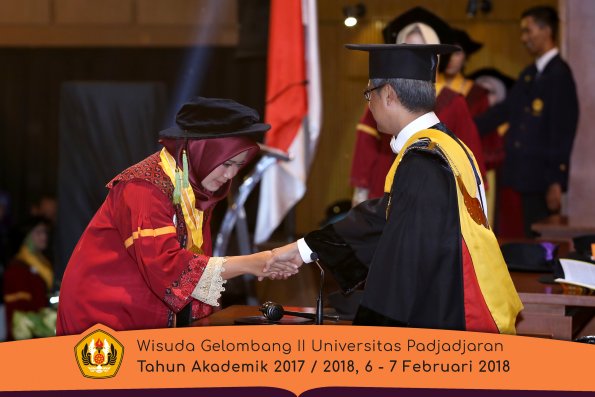 wisuda unpad gel II TA 2017-2018 fakultas kedokteran  oleh Rektor 256