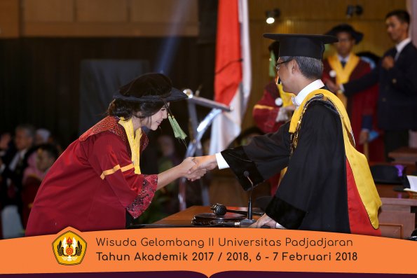 wisuda unpad gel II TA 2017-2018 fakultas kedokteran  oleh Rektor 258