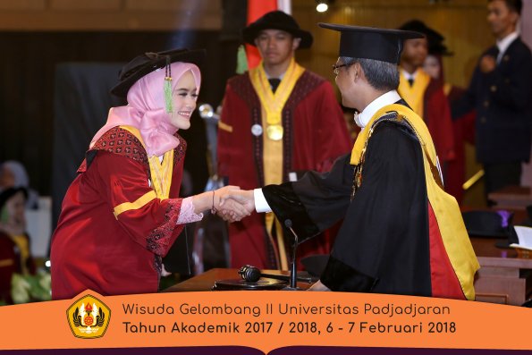 wisuda unpad gel II TA 2017-2018 fakultas kedokteran  oleh Rektor 268