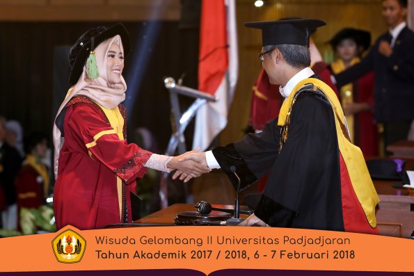 wisuda unpad gel II TA 2017-2018 fakultas kedokteran  oleh Rektor 278