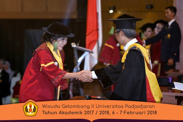 wisuda unpad gel II TA 2017-2018 fakultas kedokteran  oleh Rektor 280