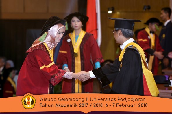 wisuda unpad gel II TA 2017-2018 fakultas kedokteran  oleh Rektor 283