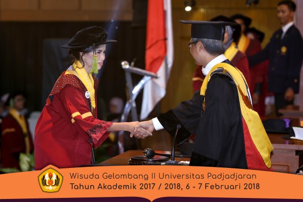 wisuda unpad gel II TA 2017-2018 fakultas kedokteran  oleh Rektor 300