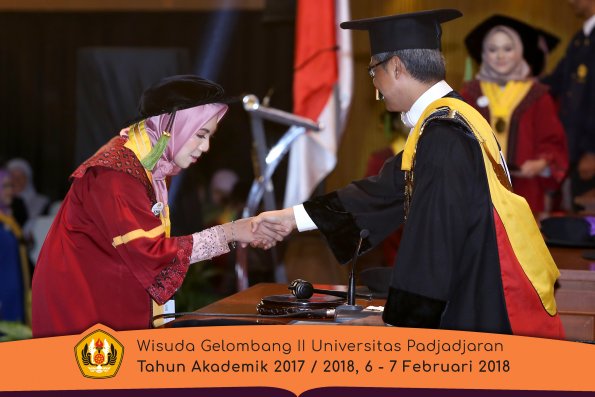 wisuda unpad gel II TA 2017-2018 fakultas kedokteran  oleh Rektor 305