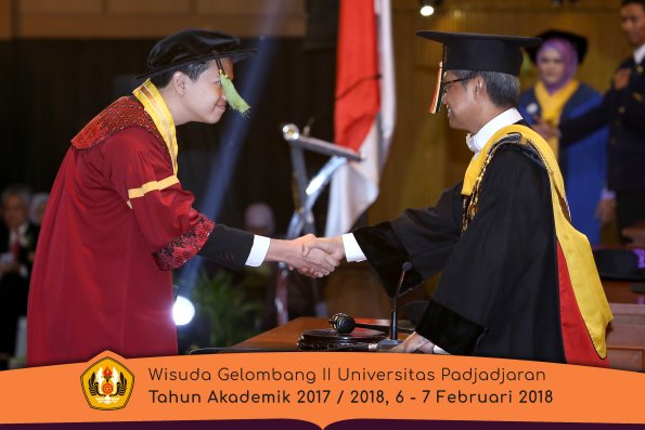 wisuda unpad gel II TA 2017-2018 fakultas kedokteran  oleh Rektor 313