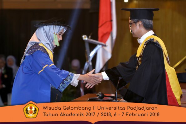 wisuda unpad gel II TA 2017-2018 fakultas kedokteran  oleh Rektor 315